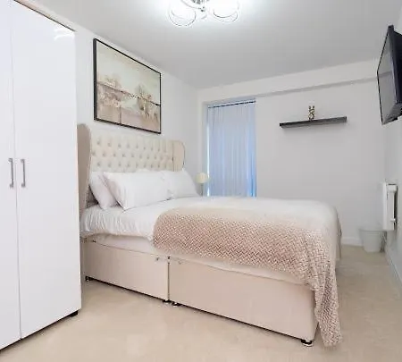 Valdeni Leeds (West Yorkshire)